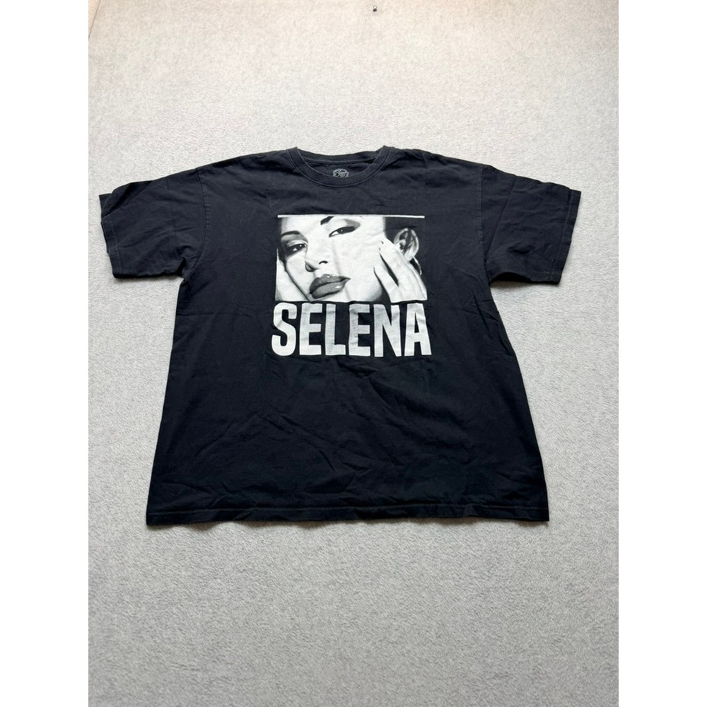 Selena Quintanilla Graphic T-Shirt Black Mens XL Short Sleeve Portrait Tee